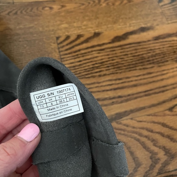 Ugg suede boots 7.5 shearling insole never worn - Picture 3 of 5